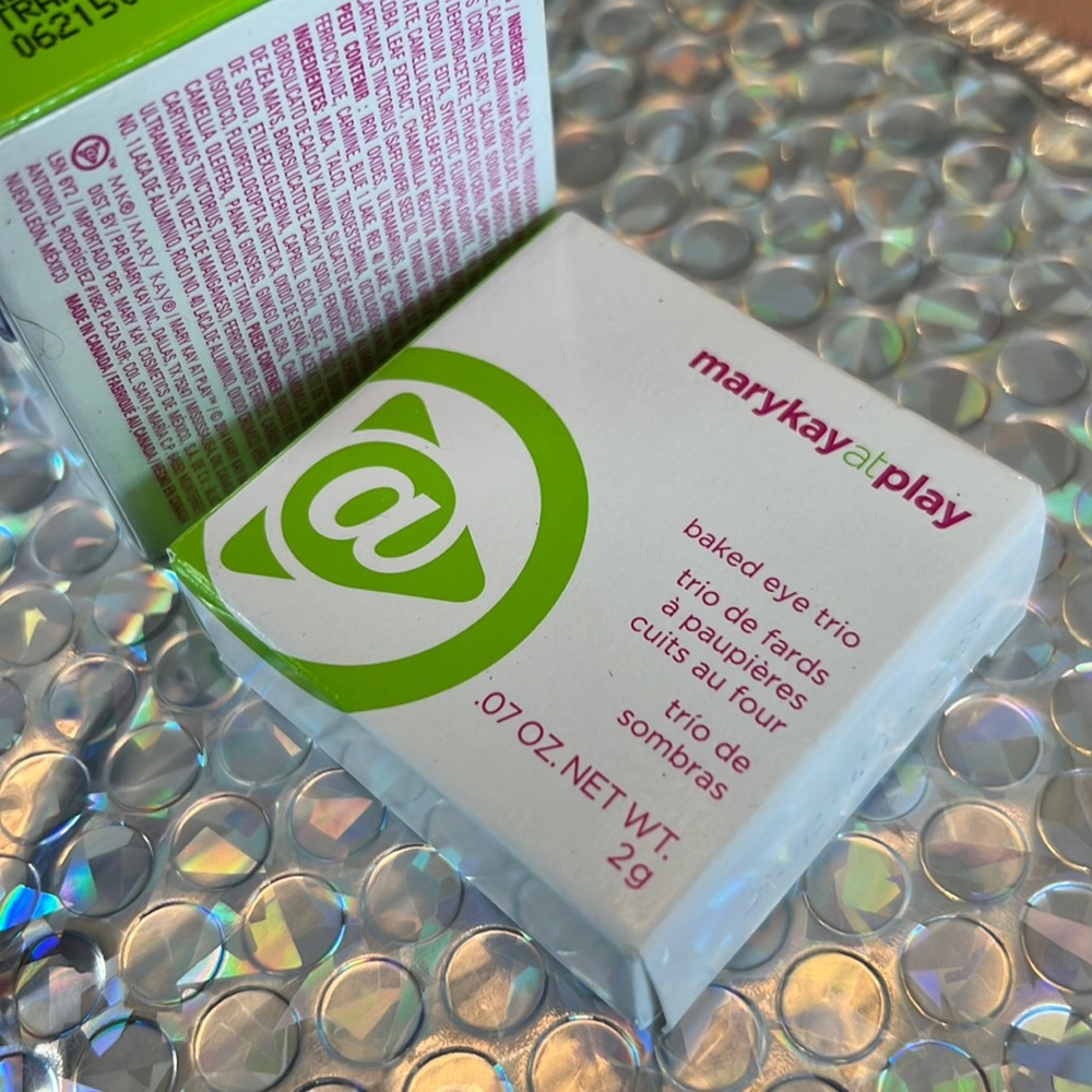 Mary Kay at Play, baked eye trio: Neapolitan, NEW